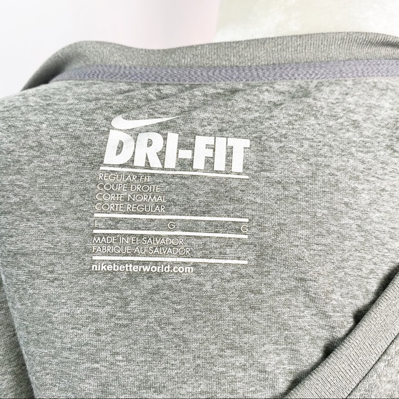 Nike Dri-Fit VNeck tee shirt short sleeve Athletic - Picture 5 of 6
